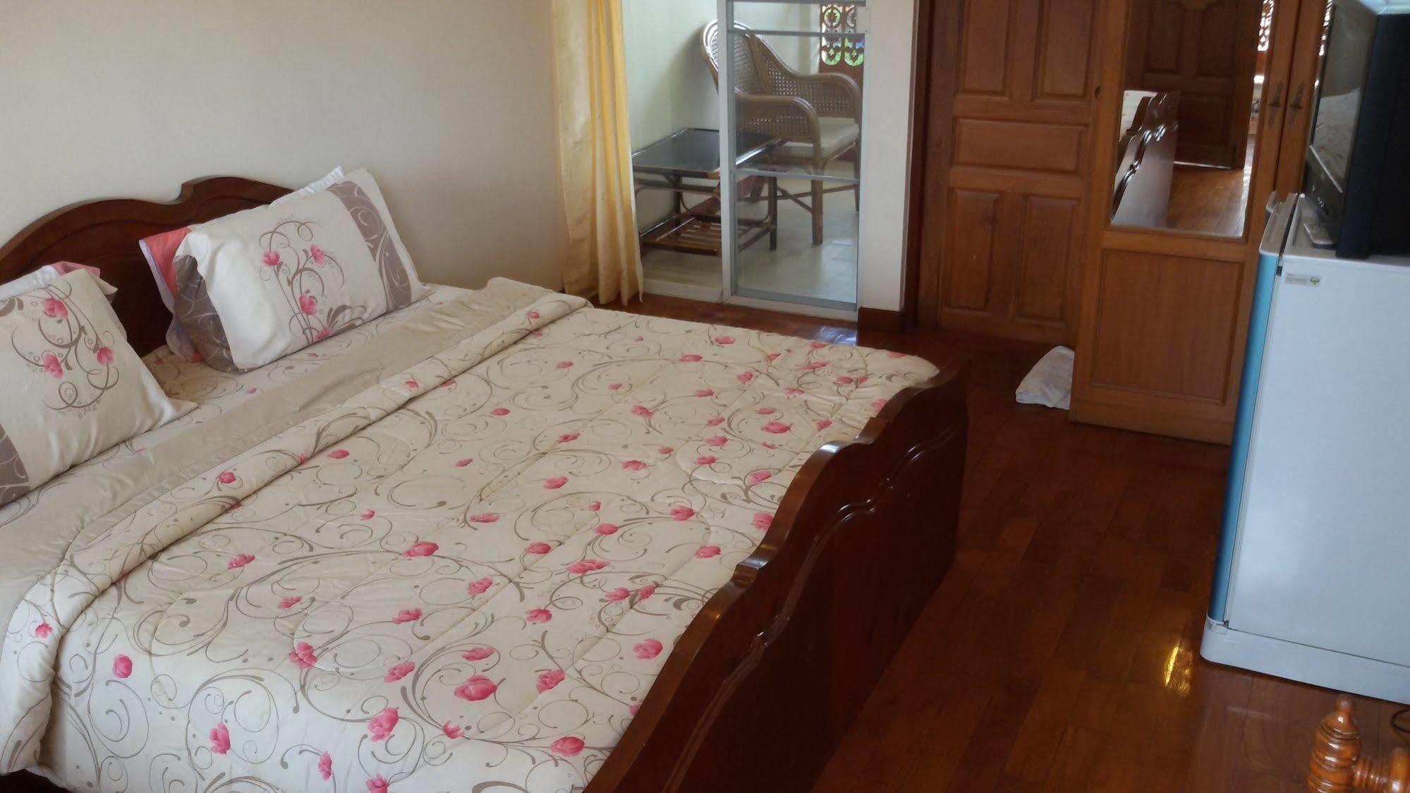 Your House 3 Guest House Чиангмай Екстериор снимка